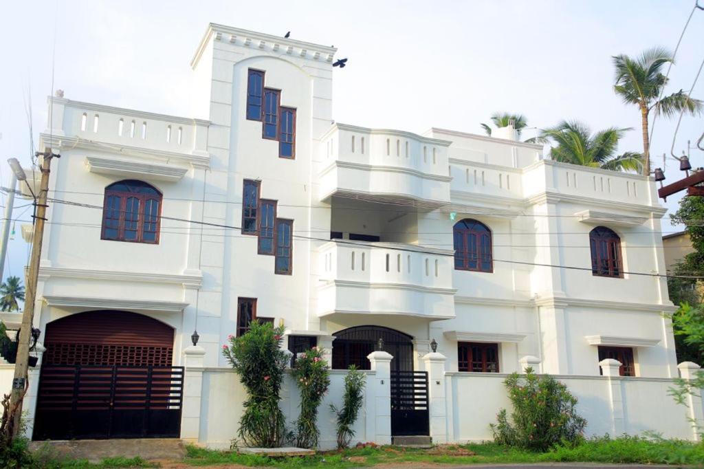 Mp Villa - Lovely Furnished Appartment Puducherry Eksteriør billede