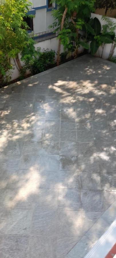 Mp Villa - Lovely Furnished Appartment Puducherry Eksteriør billede