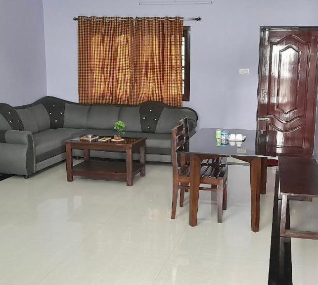 Mp Villa - Lovely Furnished Appartment Puducherry Eksteriør billede